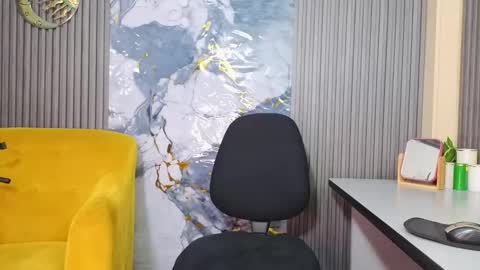   online show from February 7, 12:42 pm