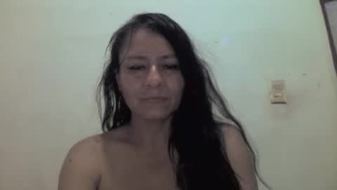 gianna165909 online show from December 1, 10:43 pm