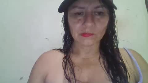 gianna165909 online show from December 26, 9:04 pm