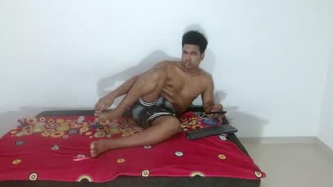 Snapshot of giant_feet chatting on June 26, 5:12 am BOSS online show from June 26, 5:12 am