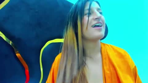 GiaRoussel online show from February 26, 8:00 pm