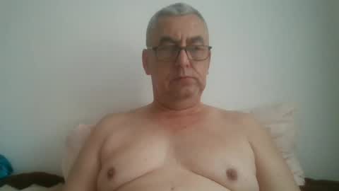 gigi1970 online show from June 25, 7:02 am