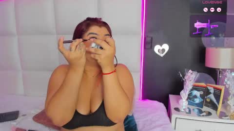 Snapshot of gigi_duran chatting on May 5, 12:46 pm Gigi online show from May 5, 12:46 pm