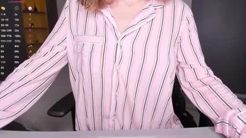 gigihadd online show from March 9, 4:55 pm