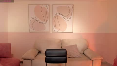 GIGI online show from December 30, 7:32 pm