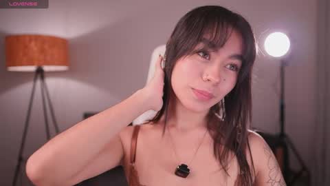 Snapshot of gigilee_ chatting on June 1, 1:07 am GIGI online show from June 1, 1:07 am