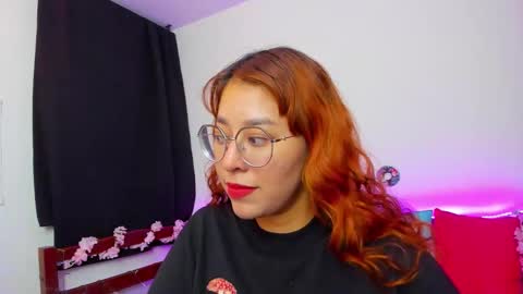 Snapshot of gigimooon chatting on September 16, 2:12 am gigimooon online show from September 16, 2:12 am