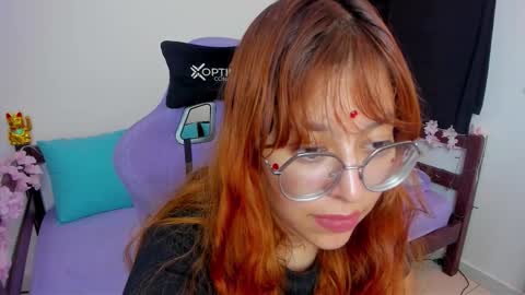 Snapshot of gigimooon chatting on October 30, 1:40 am gigimooon online show from October 30, 1:40 am