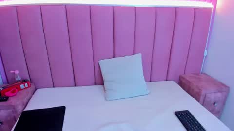 gigy_deluxe online show from June 30, 2:29 pm