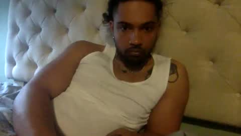 Snapshot of gilbone_gattsby chatting on April 1, 10:40 pm gilbone_gattsby online show from April 1, 10:40 pm