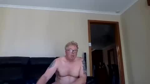 gimmmieoooo online show from December 18, 5:46 am