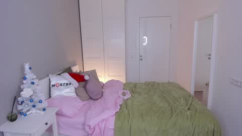 Gin online show from December 29, 9:50 am