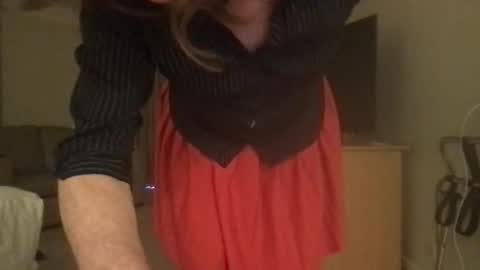 Snapshot of gina_cduk2 chatting on November 10, 2:05 pm gina_cduk2 online show from November 10, 2:05 pm