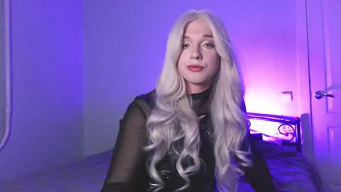 Snapshot of gina_rose_ts chatting on May 12, 7:11 pm GinaRose online show from May 12, 7:11 pm