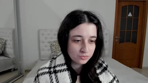 Snapshot of ginablum chatting on December 3, 9:55 am Kate online show from December 3, 9:55 am