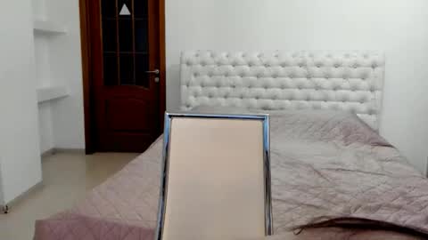 Kate online show from December 19, 9:27 am