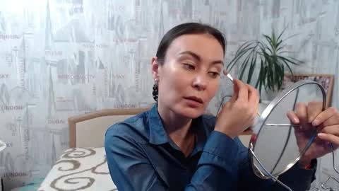 Snapshot of ginaxsoulah__ chatting on October 5, 10:35 am ginaxsoulah   online show from October 5, 10:35 am