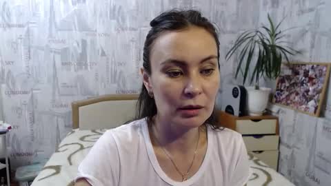 Snapshot of ginaxsoulah__ chatting on October 9, 1:53 pm ginaxsoulah   online show from October 9, 1:53 pm