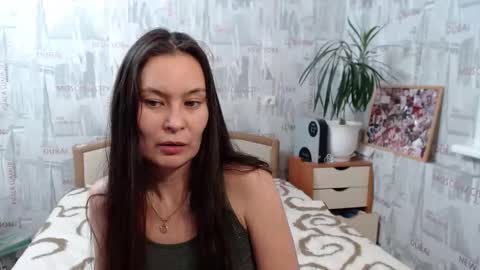 Snapshot of ginaxsoulah__ chatting on October 25, 6:35 pm ginaxsoulah   online show from October 25, 6:35 pm