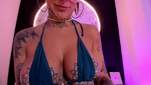 Snapshot of ginebraafxx chatting on February 13, 6:05 pm Ginebra online show from February 13, 6:05 pm