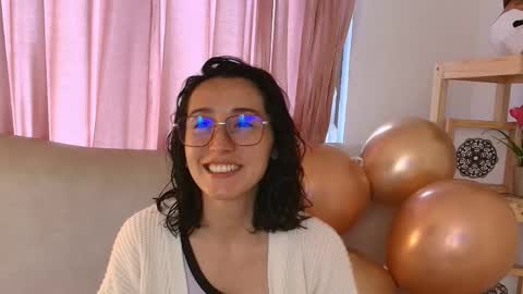 Snapshot of ginevra_esposito chatting on April 21, 12:44 pm Ginn online show from April 21, 12:44 pm