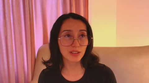 Snapshot of ginevra_esposito chatting on May 1, 12:43 pm Ginn online show from May 1, 12:43 pm