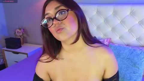 Snapshot of ginger_honeyy chatting on June 13, 12:58 pm Chloe online show from June 13, 12:58 pm