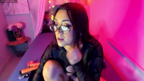 Snapshot of ginger_honeyy chatting on July 3, 1:06 pm Chloe online show from July 3, 1:06 pm