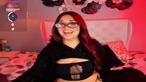 Snapshot of ginger_honeyy chatting on July 7, 12:42 pm Chloe online show from July 7, 12:42 pm