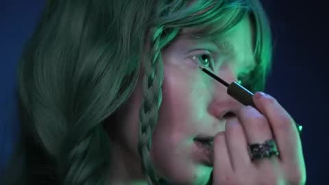        im expecting 350 thumbs up on my altar   online show from March 28, 10:09 pm