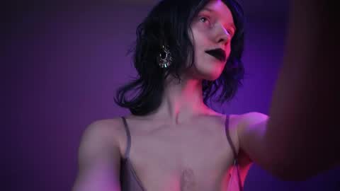        im expecting 350 thumbs up on my altar   online show from April 12, 10:04 pm