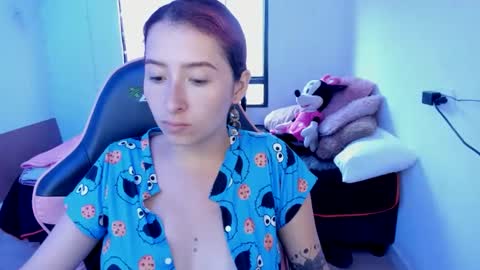 Snapshot of ginger_sweetty chatting on February 17, 10:14 pm Ginger online show from February 17, 10:14 pm