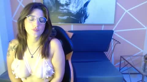 Snapshot of ginger_vanessa chatting on August 4, 1:25 pm Vanessa online show from August 4, 1:25 pm