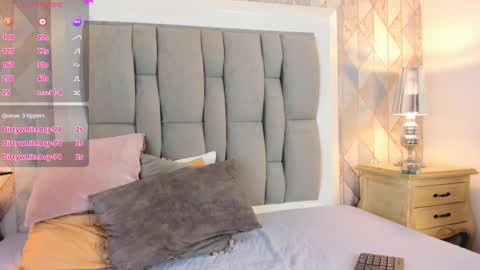 Snapshot of ginger_violetta chatting on December 18, 7:41 pm Ginger online show from December 18, 7:41 pm