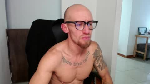 Snapshot of gingerale212 chatting on April 8, 3:39 am Ginger online show from April 8, 3:39 am