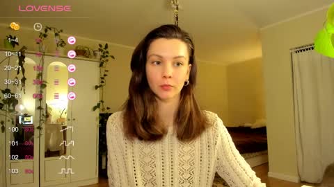 Snapshot of gingerbread__house chatting on April 2, 6:05 pm Vasilisa online show from April 2, 6:05 pm