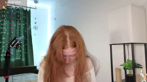 gingercute17 online show from April 3, 5:16 am