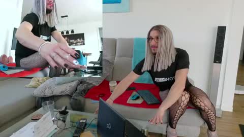 GingerPink online show from March 30, 1:23 pm