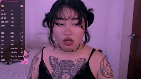 ginmeowuwu online show from October 15, 6:52 pm