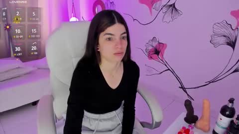 Kendall online show from December 20, 1:29 pm