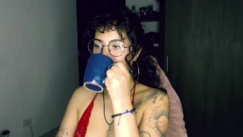 Snapshot of giny_bean chatting on February 17, 9:39 am giny_bean online show from February 17, 9:39 am