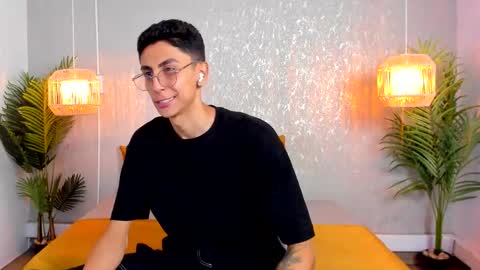 Snapshot of gio_carangi chatting on February 10, 3:54 am Gio Carangi online show from February 10, 3:54 am