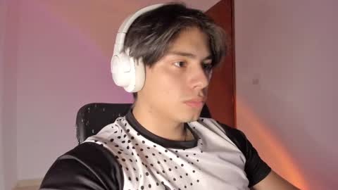 GioRusso online show from March 8, 2:04 am