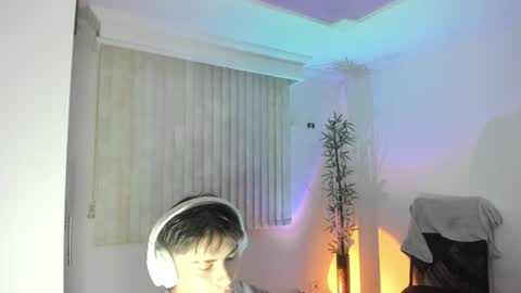 Snapshot of gio_russo chatting on July 10, 12:26 am GioRusso online show from July 10, 12:26 am