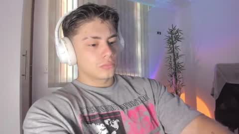 Snapshot of gio_russo chatting on July 10, 3:25 pm GioRusso online show from July 10, 3:25 pm