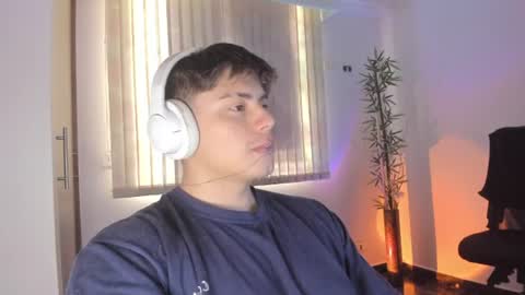 Snapshot of gio_russo chatting on July 15, 6:24 pm GioRusso online show from July 15, 6:24 pm