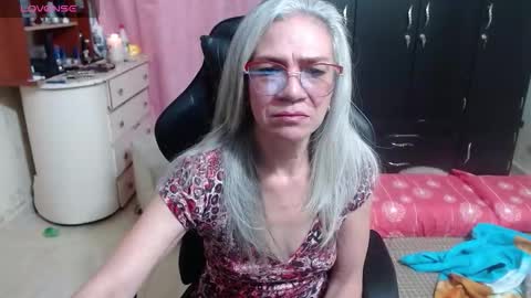 Snapshot of giorgia_xue53 chatting on October 15, 4:01 am Mary online show from October 15, 4:01 am