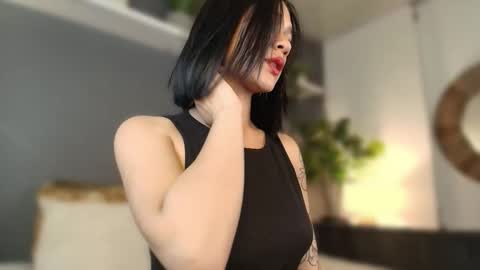  Gigi  online show from February 18, 5:09 am