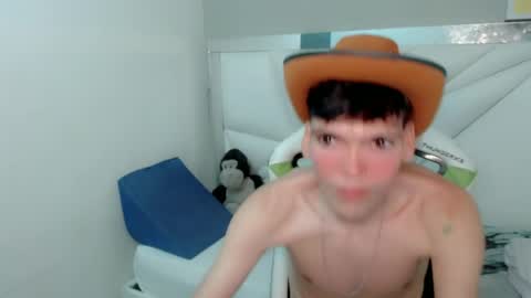 Snapshot of giorgio_gio_ chatting on April 3, 9:35 pm GIORGIO online show from April 3, 9:35 pm