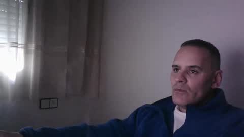 Snapshot of gioshadow chatting on January 17, 4:04 pm gioshadow online show from January 17, 4:04 pm